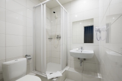 vilniuscityhotel-standard-shower-2017-900x-vilnius-hotel-lt